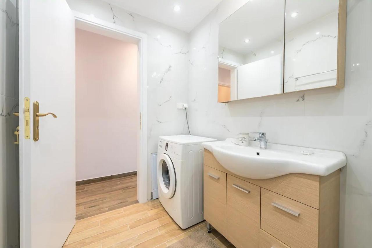 Glyfada Glass-Walled Designed Apt เอเธนส์ ภายนอก รูปภาพ